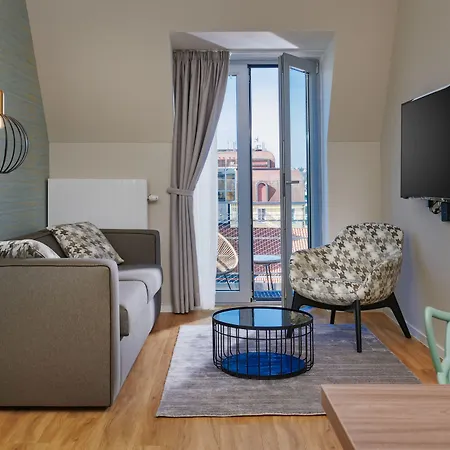 Vn17 Rooftop By Adrez Πράγα