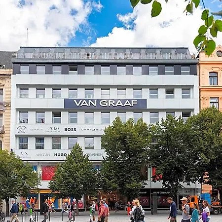 Vn17 Rooftop By Adrez Apartahotel Praga