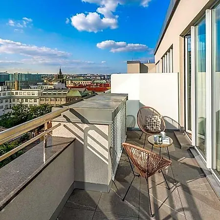 Vn17 Rooftop By Adrez Apartahotel 4*